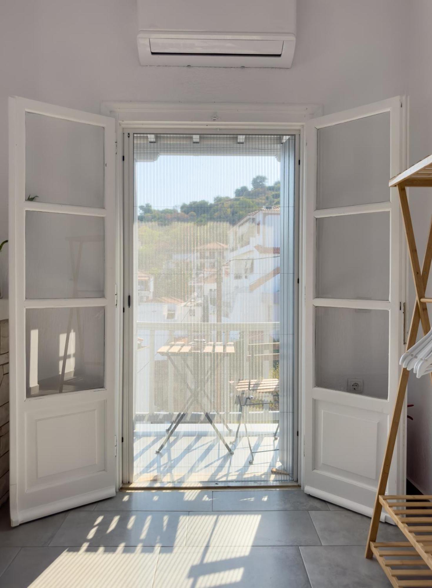 The Botanist Guesthouse Skopelos Town Bagian luar foto