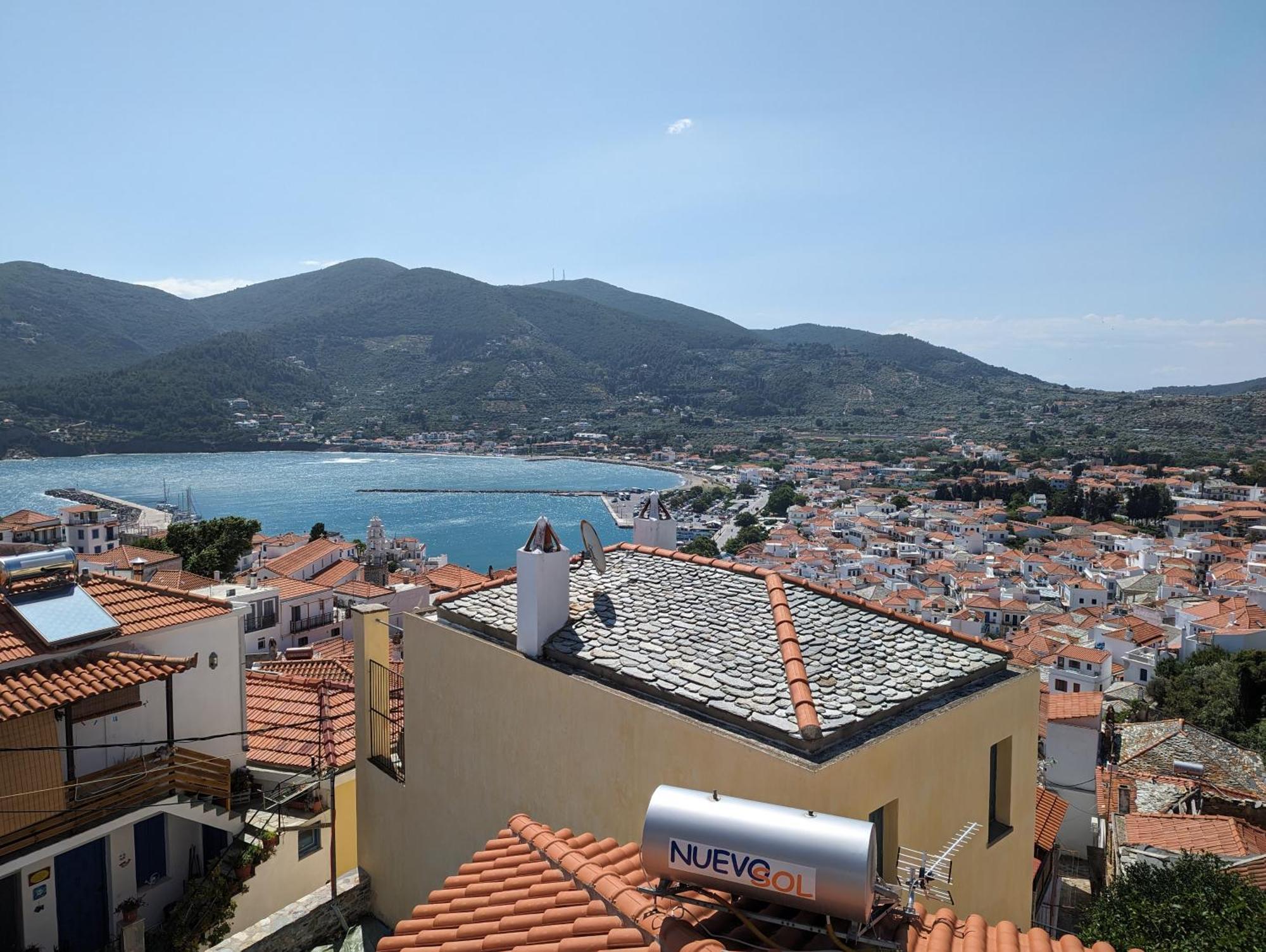 The Botanist Guesthouse Skopelos Town Bagian luar foto