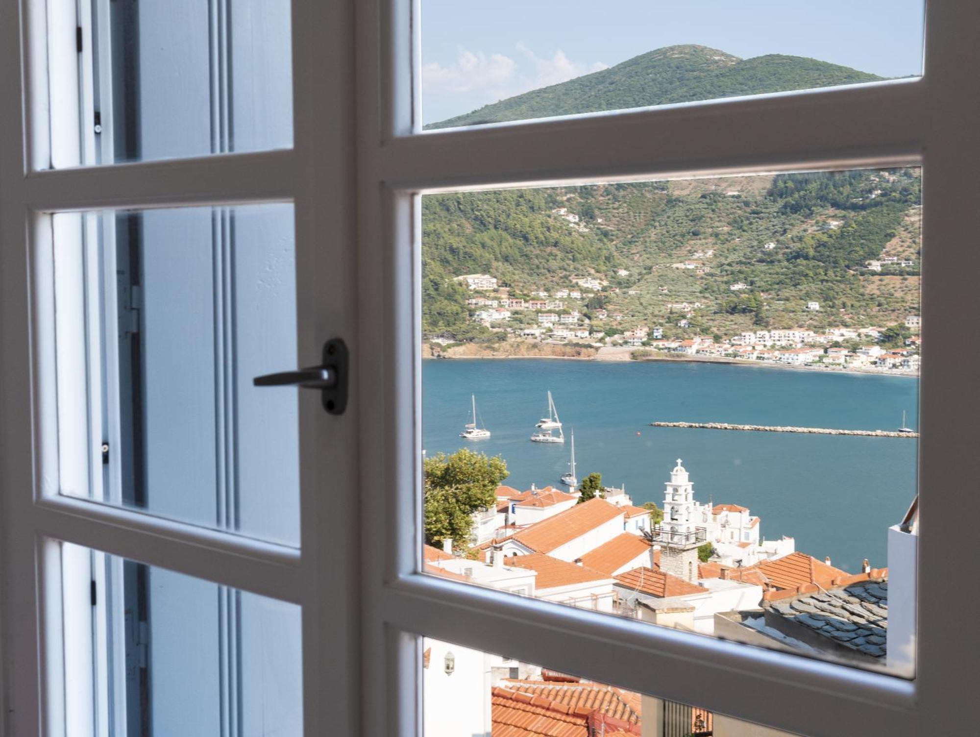 The Botanist Guesthouse Skopelos Town Bagian luar foto