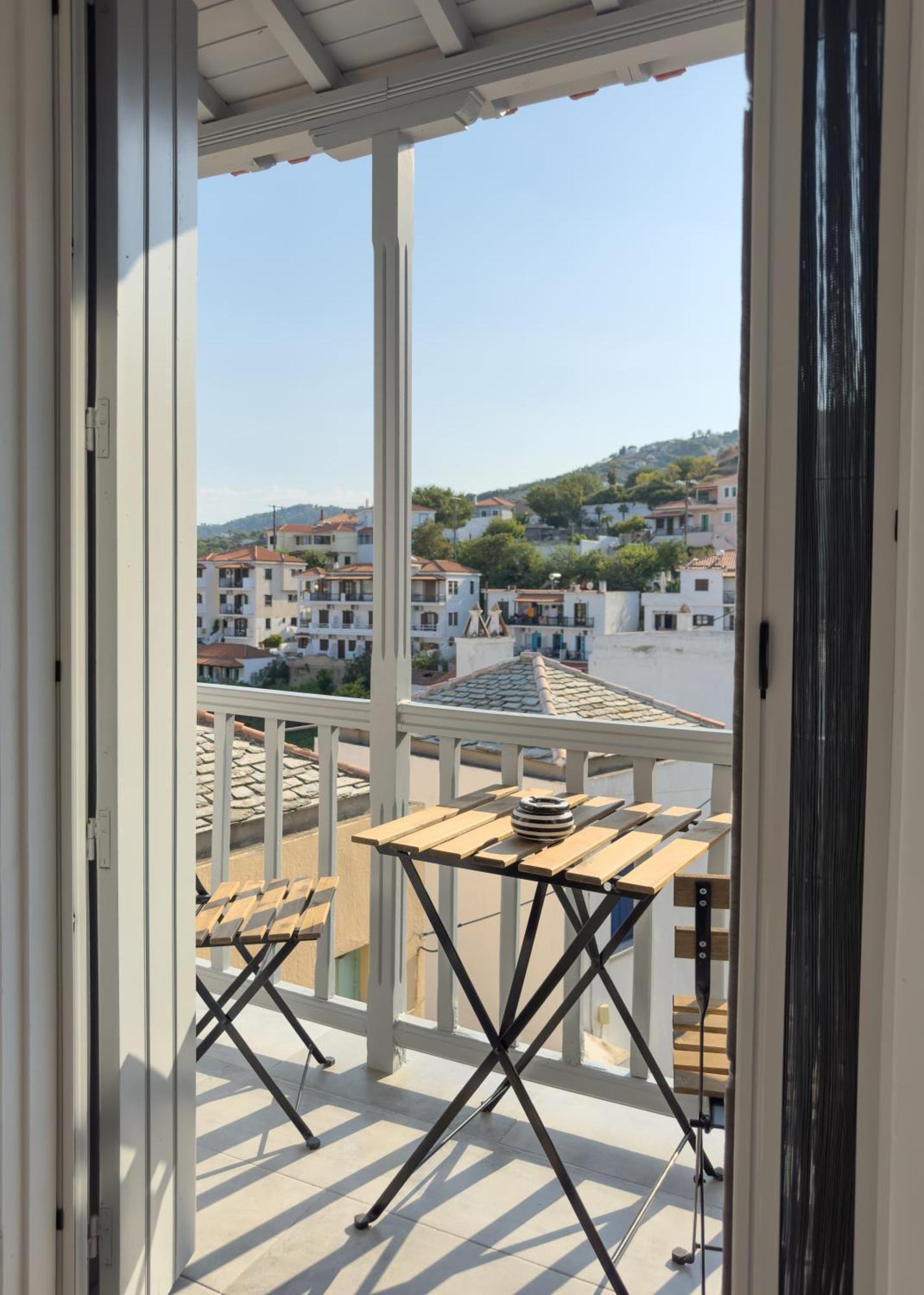 The Botanist Guesthouse Skopelos Town Bagian luar foto