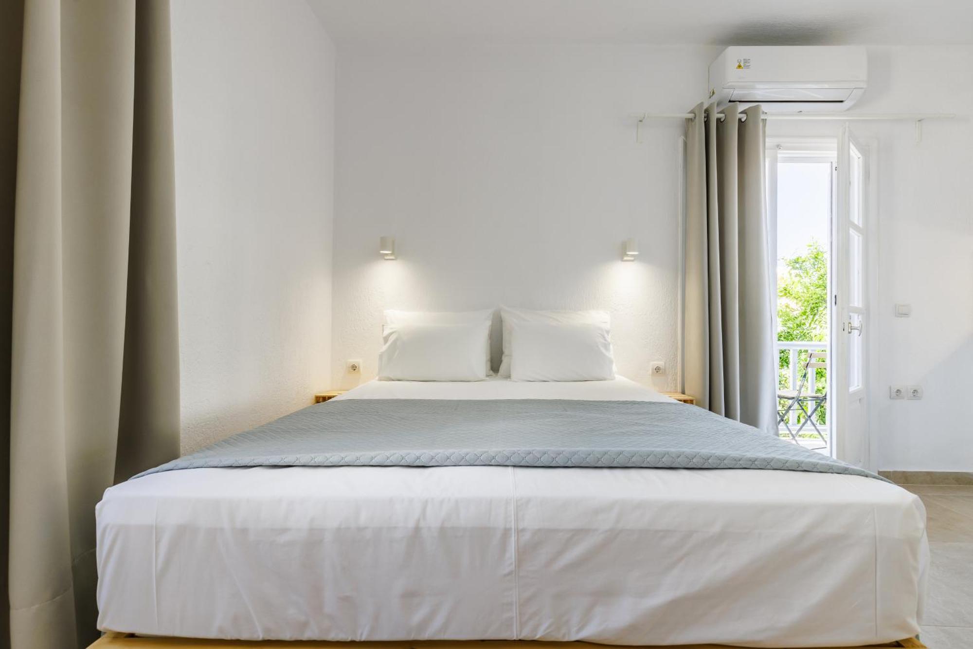The Botanist Guesthouse Skopelos Town Bagian luar foto