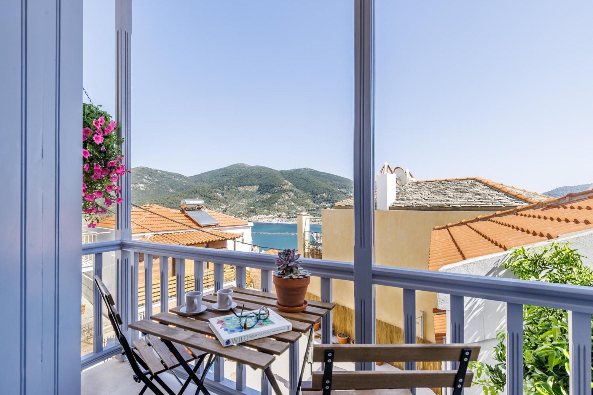 The Botanist Guesthouse Skopelos Town Bagian luar foto