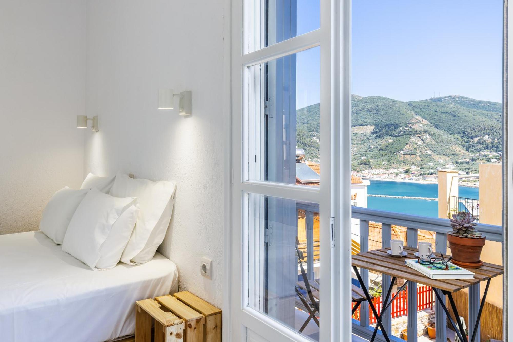 The Botanist Guesthouse Skopelos Town Bagian luar foto