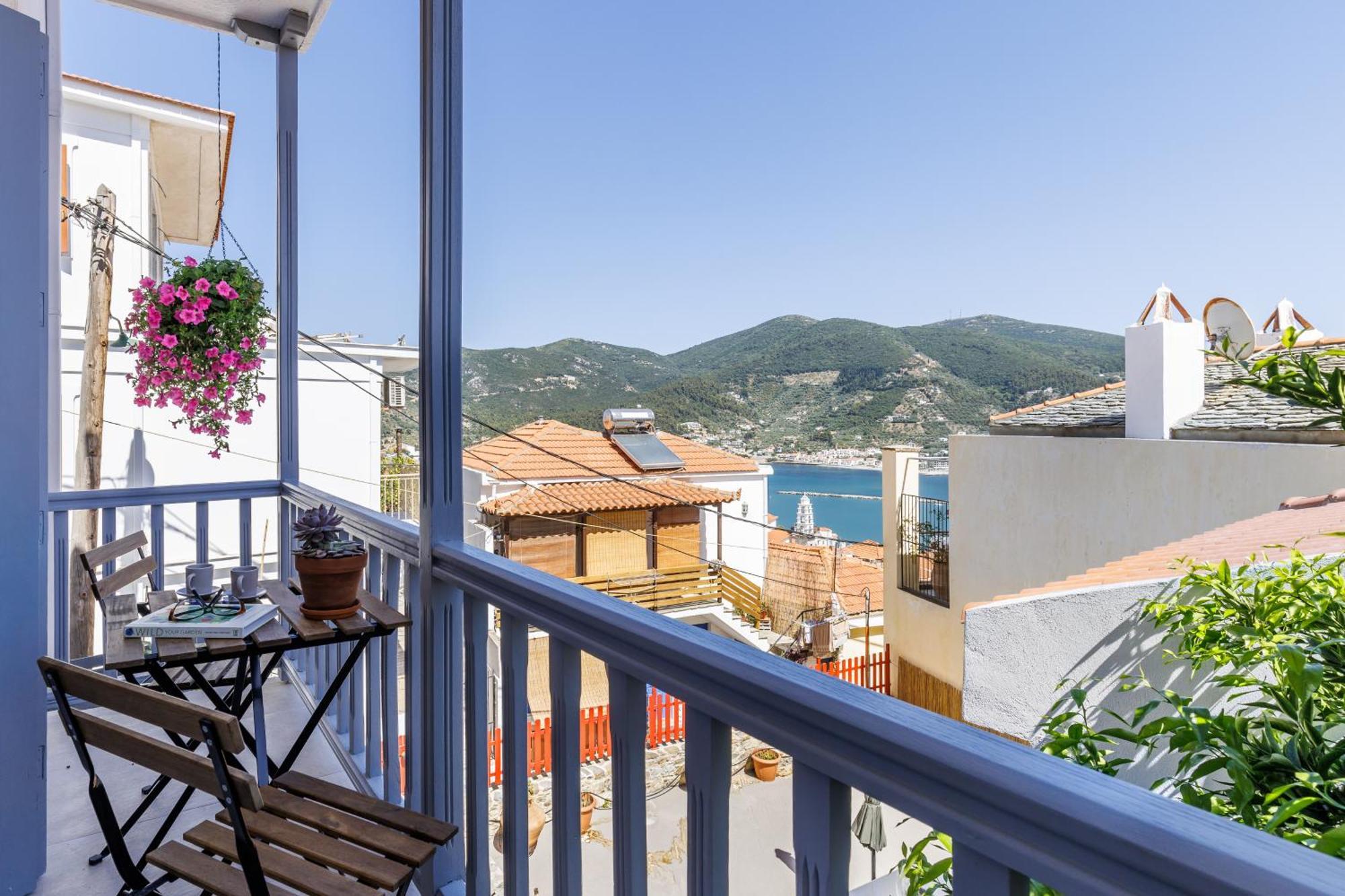 The Botanist Guesthouse Skopelos Town Bagian luar foto
